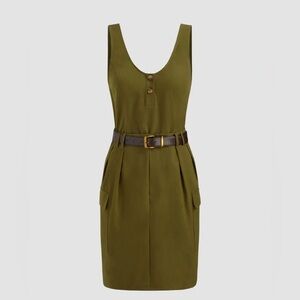 ✨NWT✨Neckline split pocket mid dress